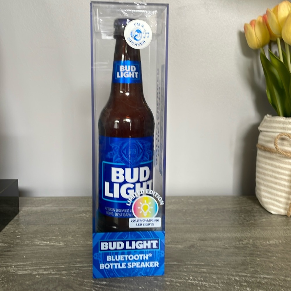 BUD LIGHT Bluetooth Bottle Speaker limited edition with color changing lights